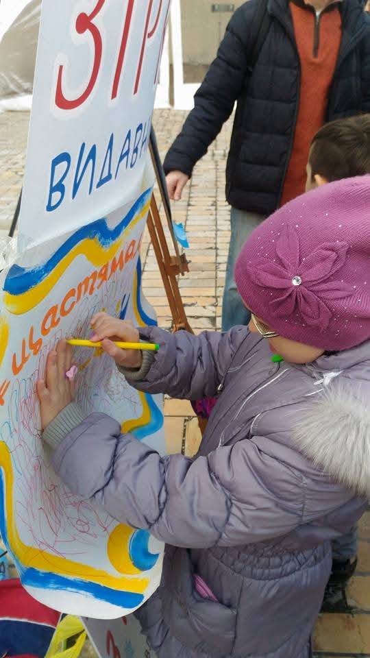 Великодній марафон «Щастя малювати» на Софійській площі — фото 7