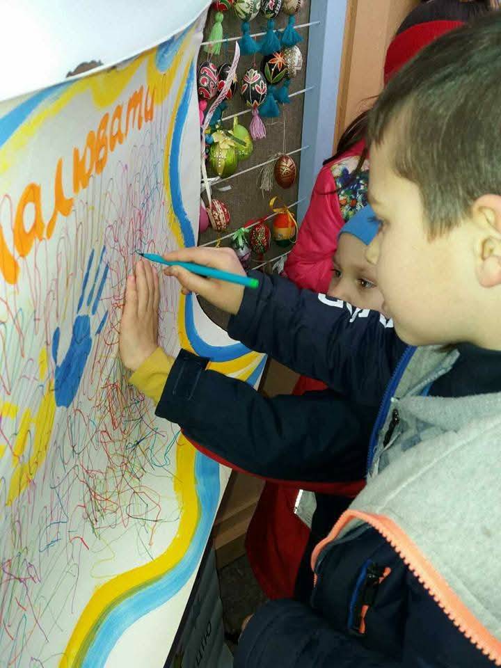 Великодній марафон «Щастя малювати» на Софійській площі — фото 29