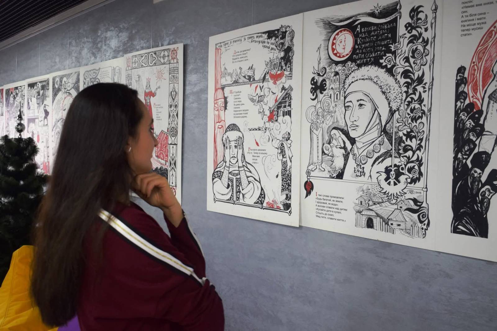 Візит мисткинь до #БІБЛІОХАБнаШЕПТИЦЬКОГО — виставка «Княгиня Ольга. Мальована Стрічка» — фото 4