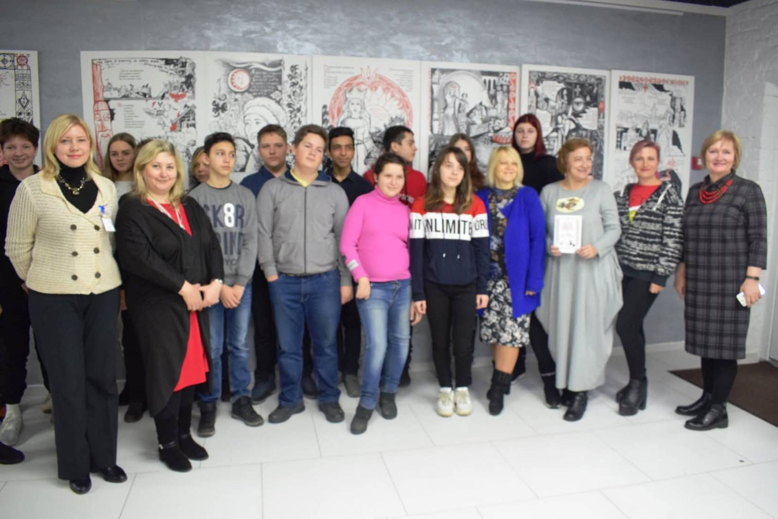 Візит мисткинь до #БІБЛІОХАБнаШЕПТИЦЬКОГО — виставка «Княгиня Ольга. Мальована Стрічка» — фото 12