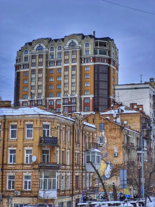 Резиденція Святого Миколая та виставка «Святий Миколай. Історія у картинках»