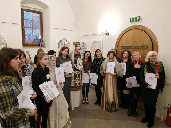 Виставка «Анна Ярославна. Мальована стрічка» у Брамі Заборовського — фото 21