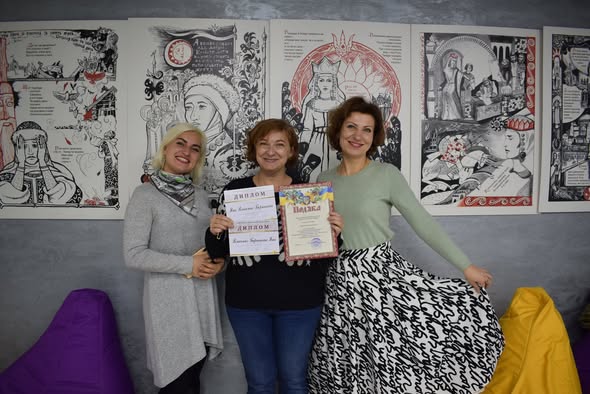 Візит мисткинь до #БІБЛІОХАБнаШЕПТИЦЬКОГО — виставка «Княгиня Ольга. Мальована Стрічка» — фото 21